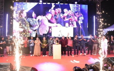 Malam Pisah Sambut Tahun 2026 di Kapuas: Penuh Khidmat, Hiburan, dan Kepedulian Sosial